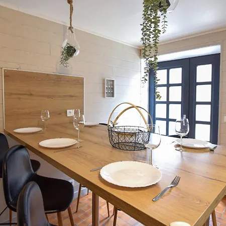 2 Bedroom Cozy In Сasa de vacaciones *